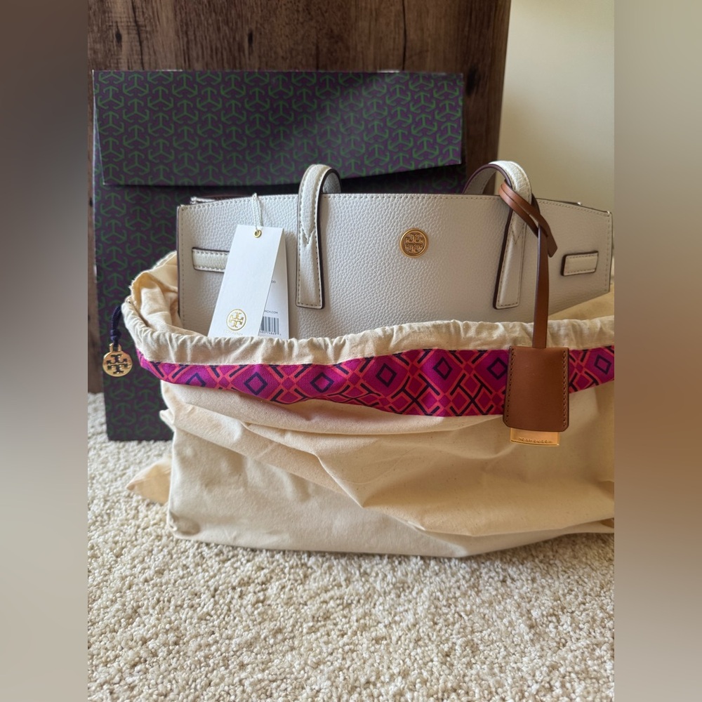 tory burch walker satchel gardenia NEW -flawless!